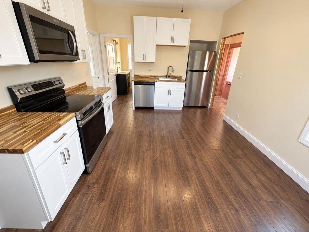 153 Belmont St - Photo 7 of 12