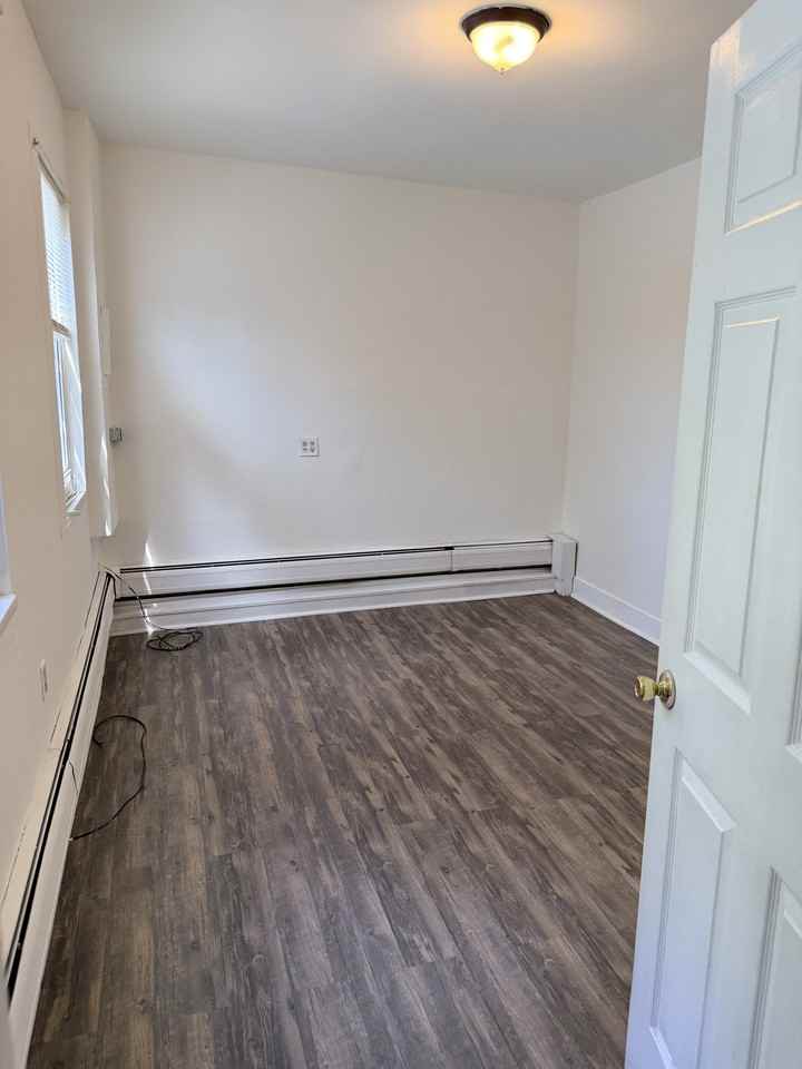 401 Riverside Dr #1 - Photo 5 of 10