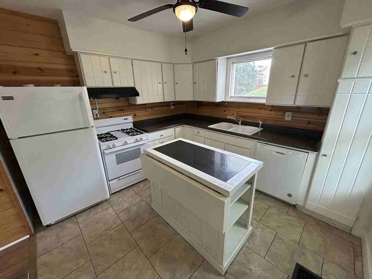 579 W 3rd St #579 - Photo 6 of 13