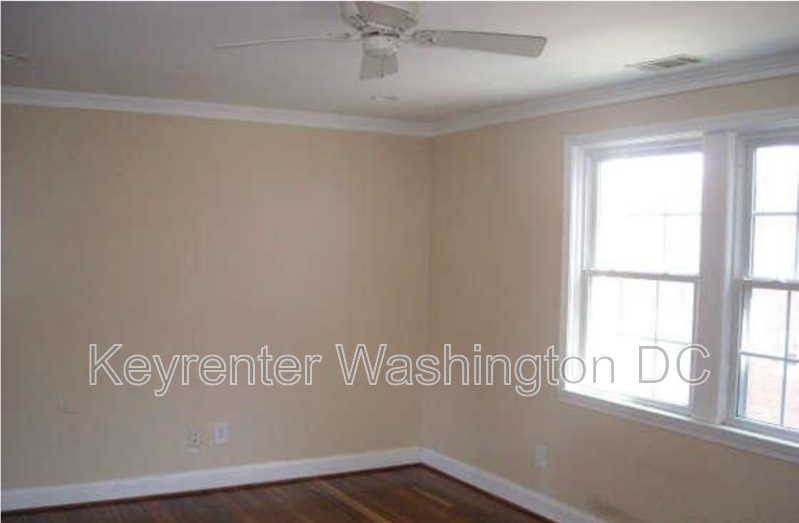 3805 W St Se #301 - Photo 6 of 9