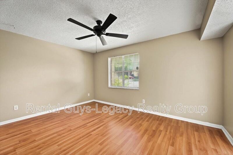 803 Kettering Way - Photo 5 of 28