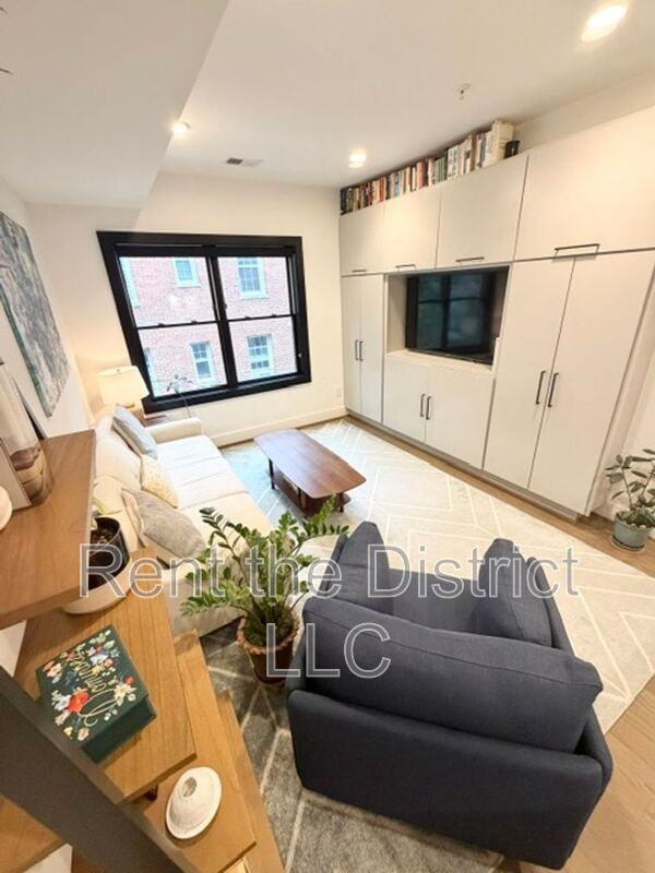2615 University Pl Nw #3 - Photo 5 of 14