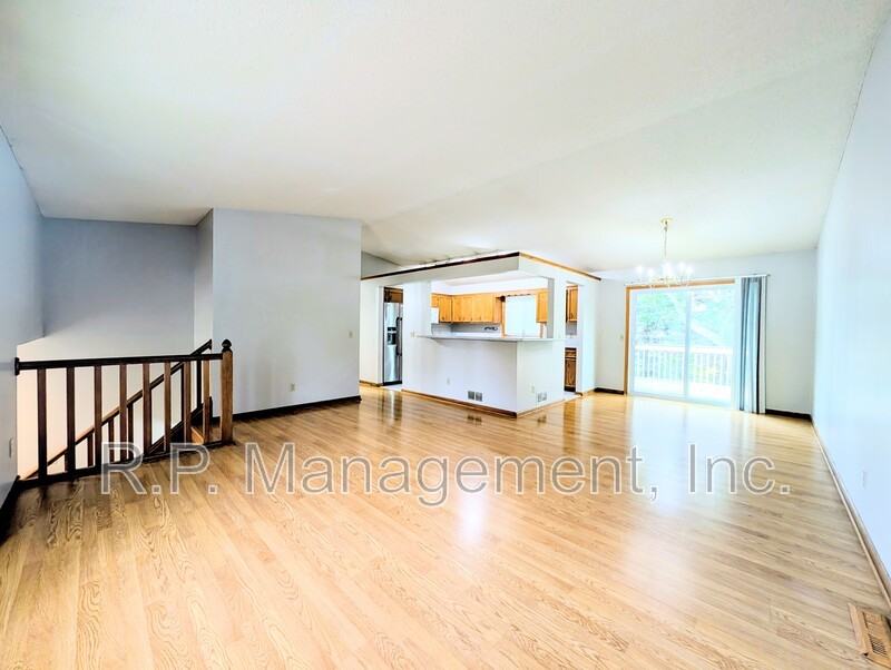 940 Jefferson Ln - Photo 5 of 21
