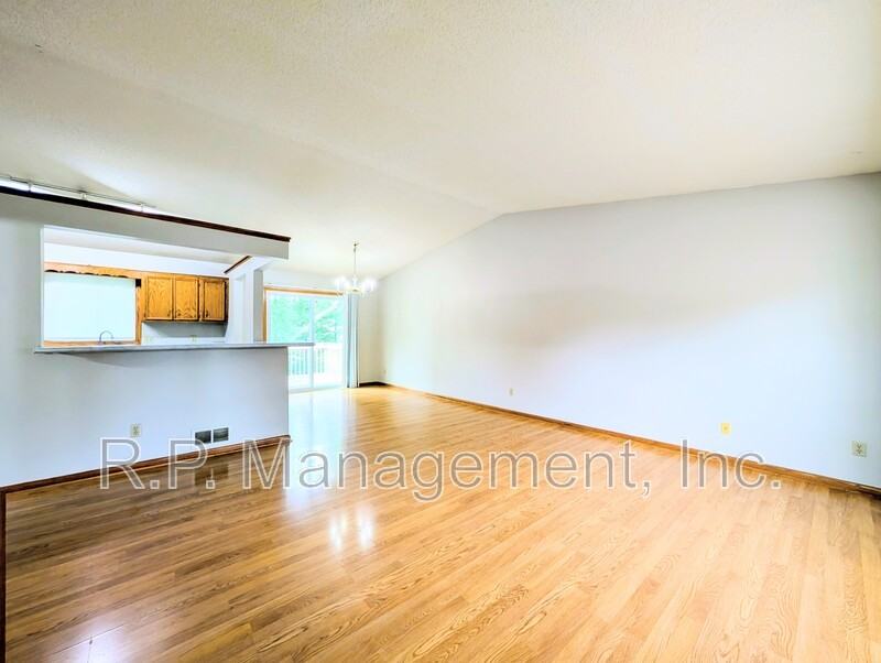 940 Jefferson Ln - Photo 6 of 21