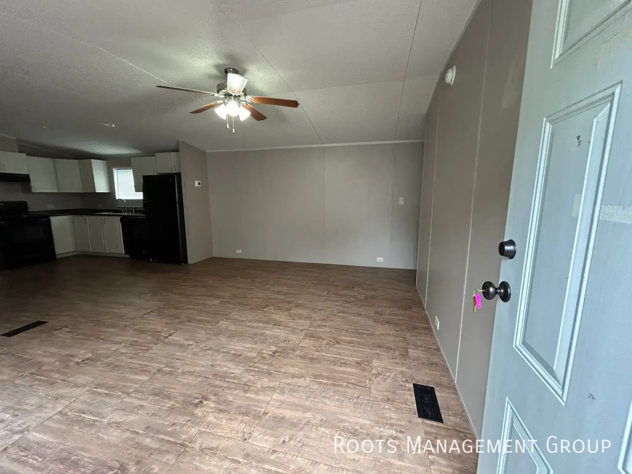 98 Riviera Courts Dr #98 - Photo 2 of 17