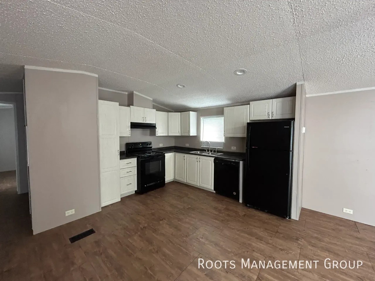 98 Riviera Courts Dr #98 - Photo 3 of 17