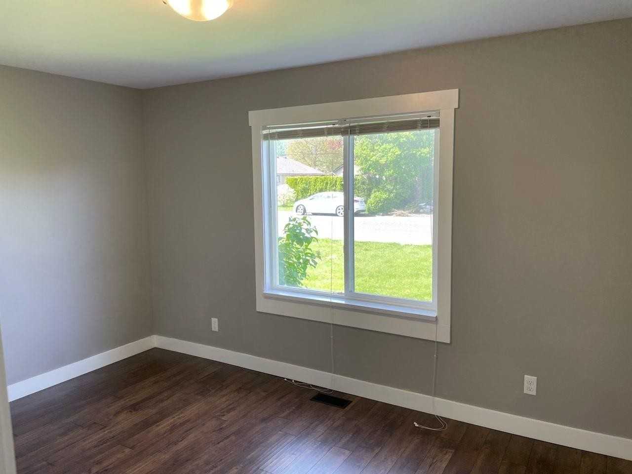 45602 Lewis Avenue - Photo 3 of 9