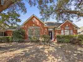 featured image of 1429 Honey Locust Dr
