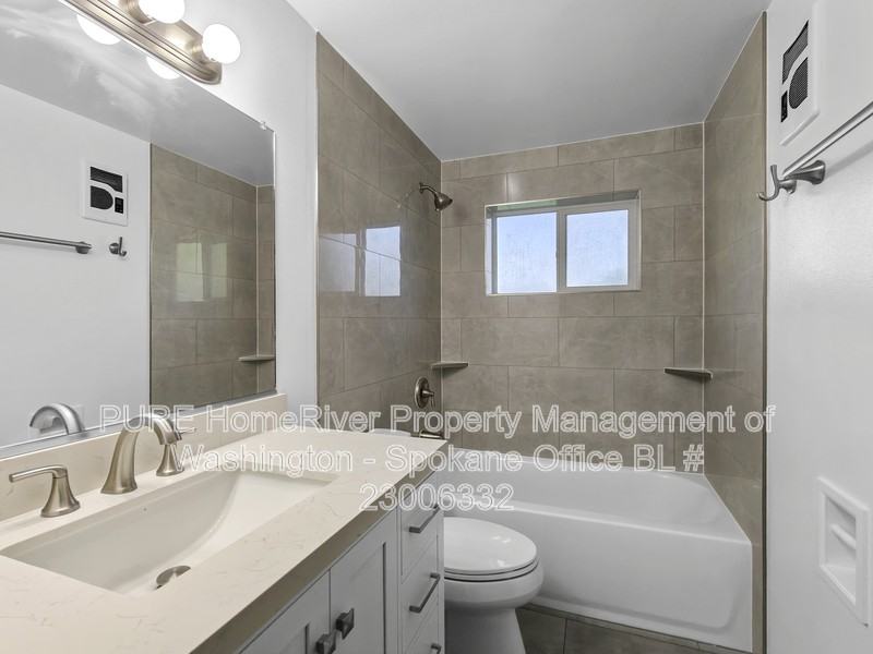 8806 N Calispel St - Photo 3 of 21