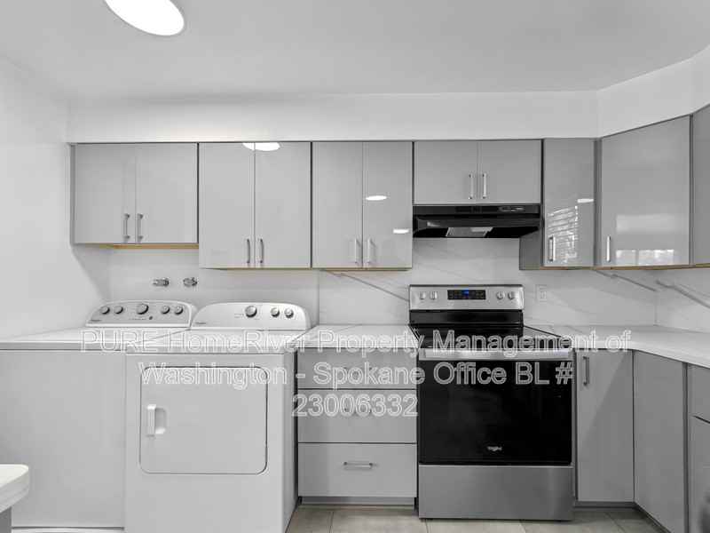 8806 N Calispel St - Photo 6 of 21