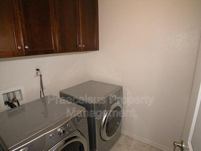 1724 Rolling Water Dr #4 - Photo 7 of 17