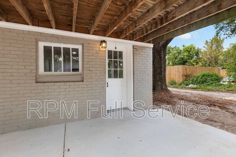 325 54th Ave N #AH - Photo 4 of 20