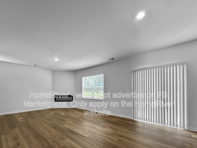 456 Brinkley Dr - Photo 3 of 23