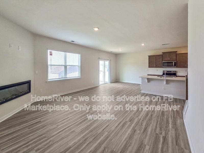 242 Colton Ct - Photo 3 of 25
