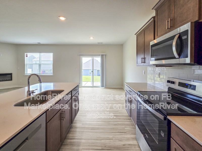 242 Colton Ct - Photo 5 of 25