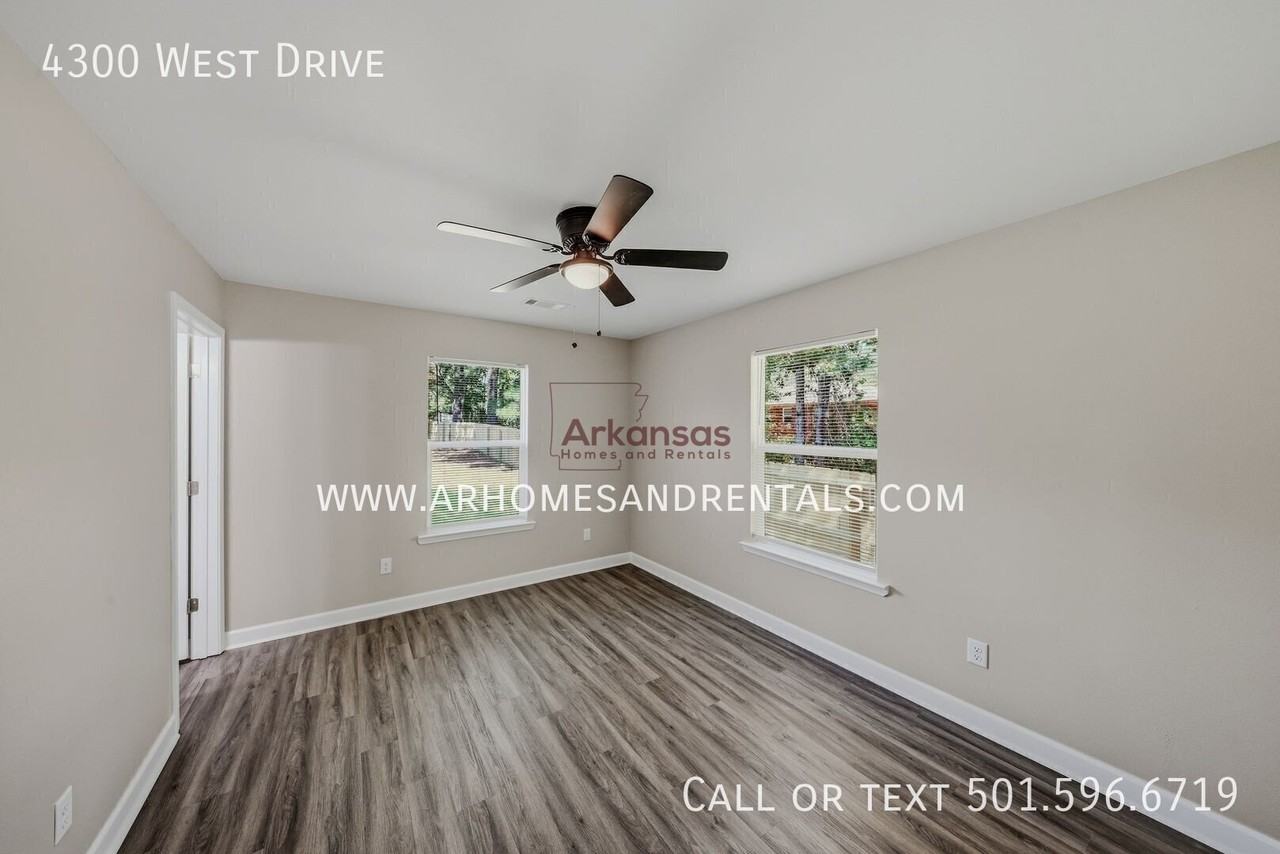 4300 West Dr - Photo 7 of 16