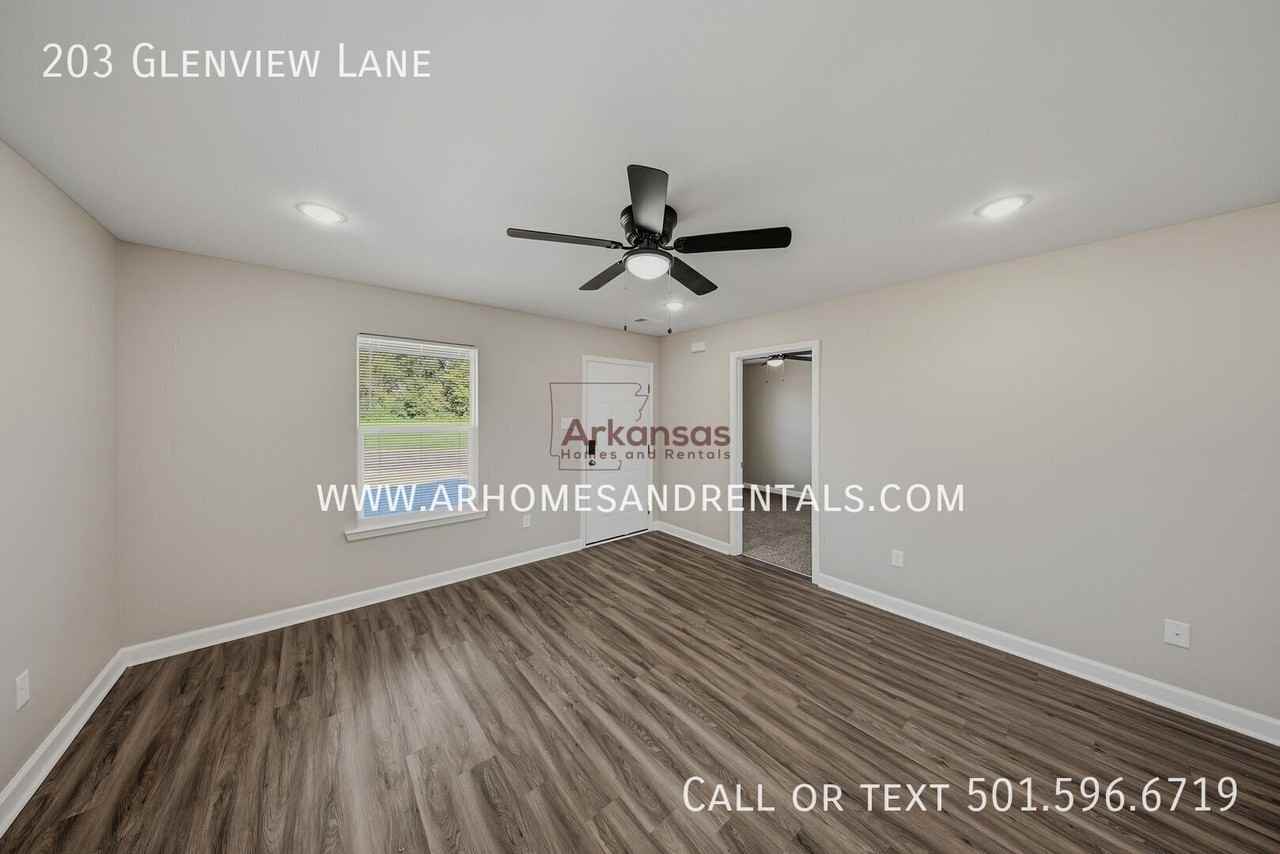 203 Glenview Ln - Photo 2 of 15