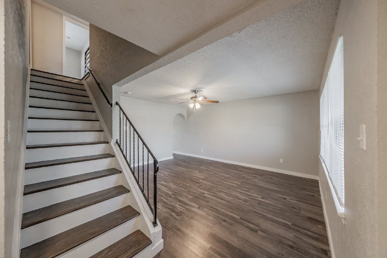 1774 Belshire Ct - Photo 3 of 26