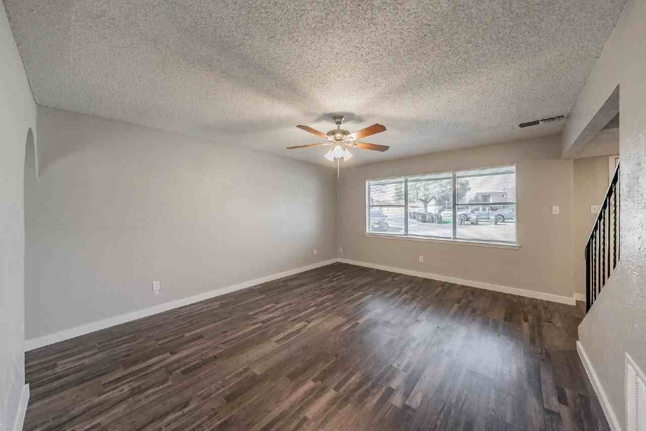 1774 Belshire Ct - Photo 4 of 26