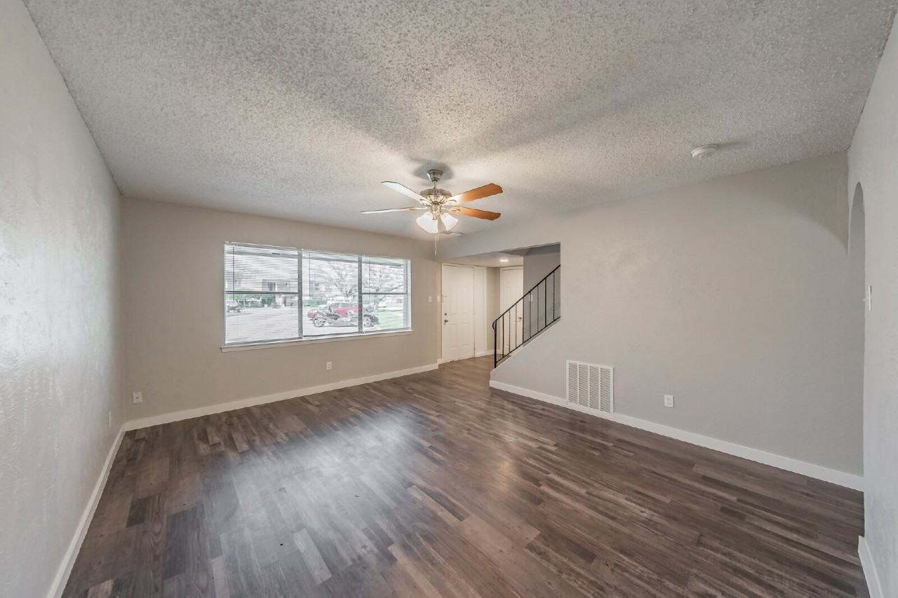 1774 Belshire Ct - Photo 5 of 26