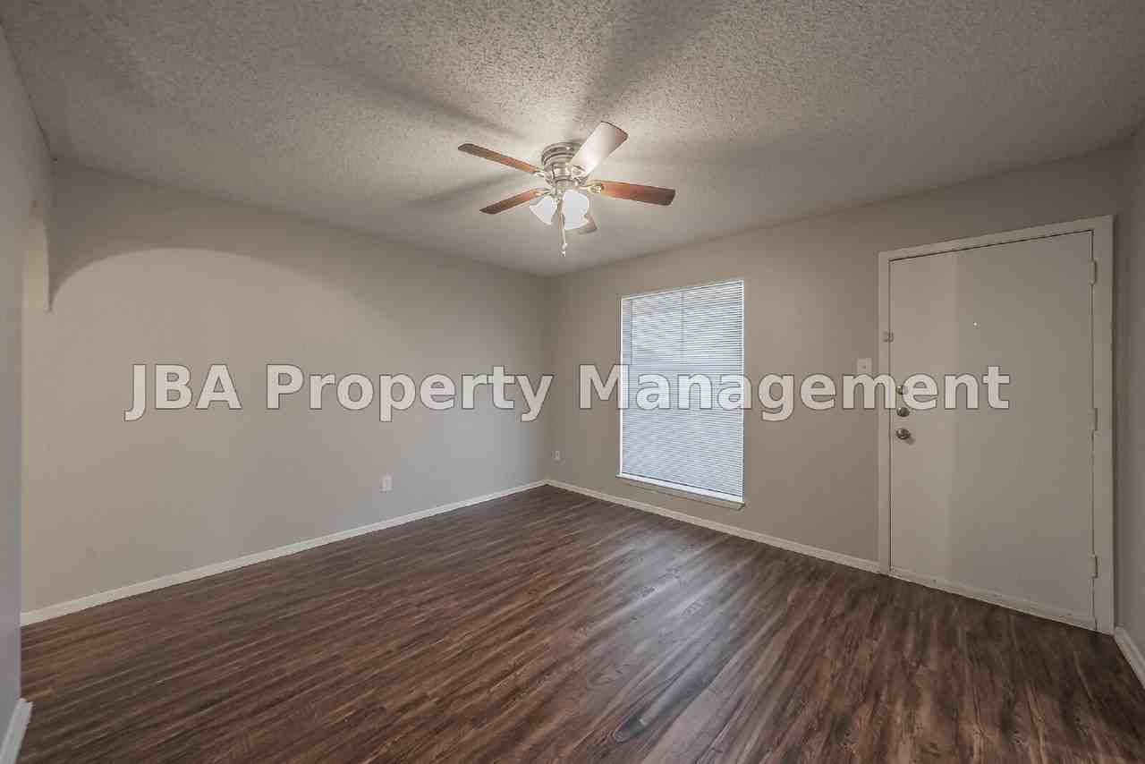 1770 Farleigh Ct - Photo 7 of 34