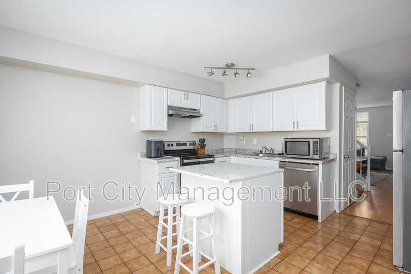 1814 E Fairmount Ave - Photo 3 of 28