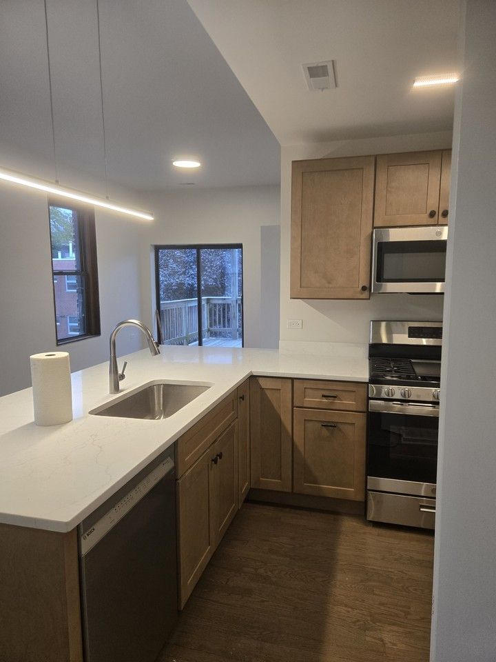 W Wrightwood Ave & N Halsted St - Photo 2 of 16