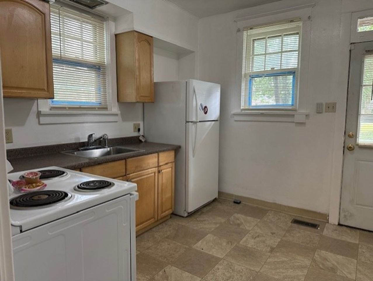 2547 N 4th St - Photo 6 of 16