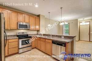 11040 Fergus St Ne #E - Photo 3 of 13