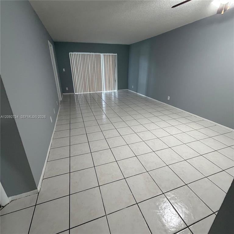 VERSAILLES GARDENS CONDO - Photo 3 of 10
