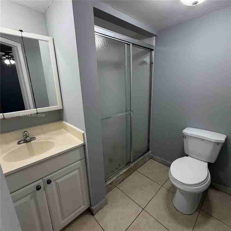 VERSAILLES GARDENS CONDO - Photo 7 of 10