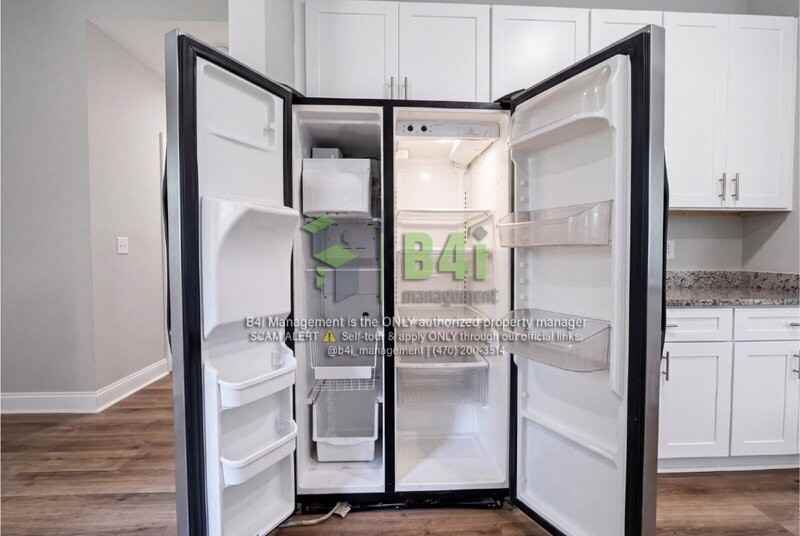 255 Robert E Lee Dr - Photo 4 of 17