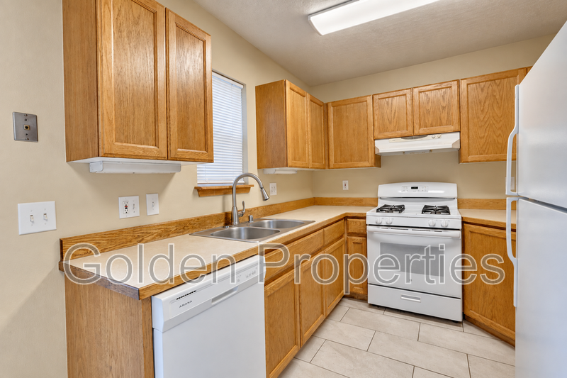 3401 N 4th St #B - Photo 2 of 13