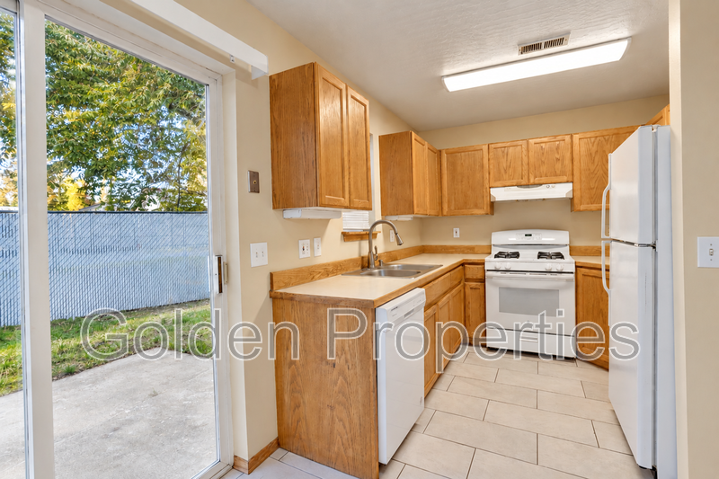 3401 N 4th St #B - Photo 3 of 13