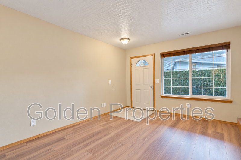 3401 N 4th St #B - Photo 4 of 13