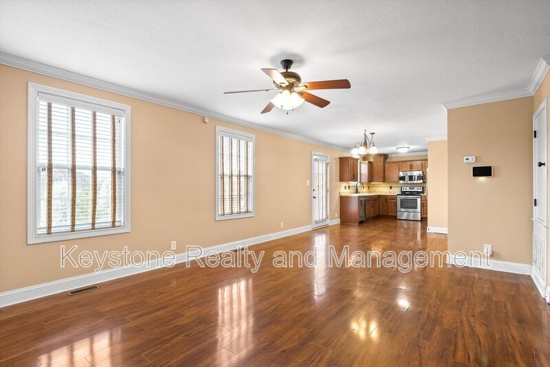 982 Big Sky Dr - Photo 3 of 14