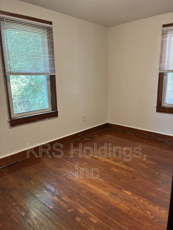 264 Luther King Jr Way - Photo 5 of 11