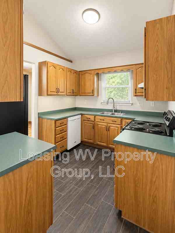 2213 Avinell Dr - Photo 3 of 12