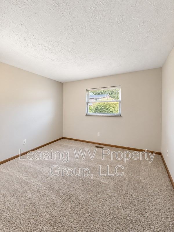 2213 Avinell Dr - Photo 5 of 12