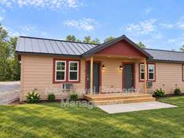 featured image of 28 Davis Ct