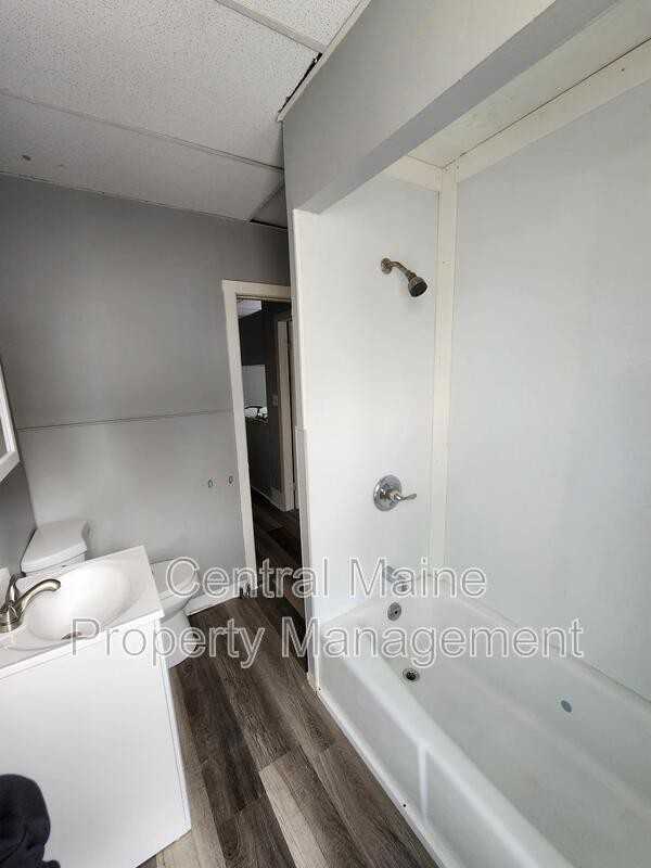 85 Pine St #4 - Photo 4 of 6