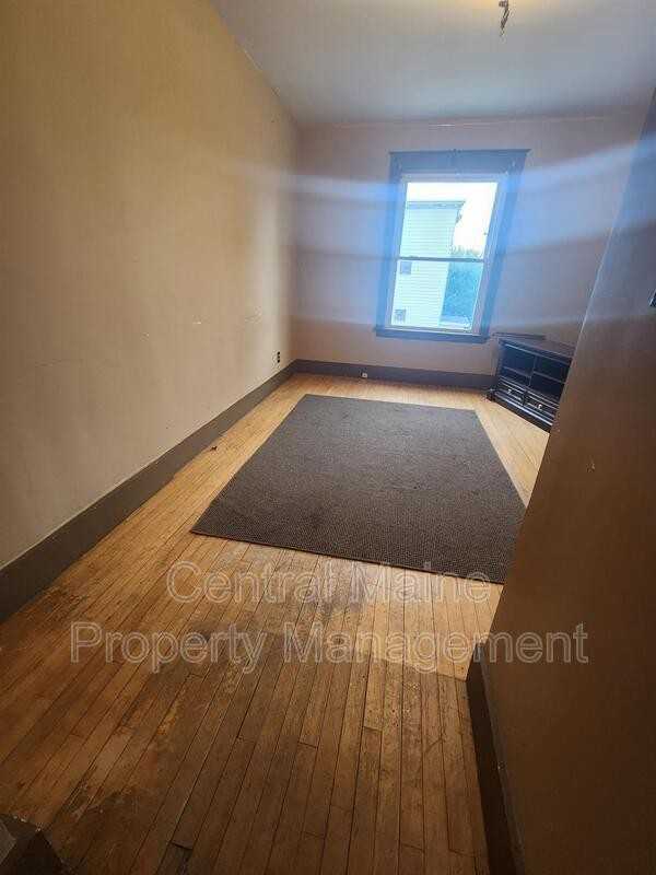 219 Pine St #219PINE2 - Photo 4 of 11