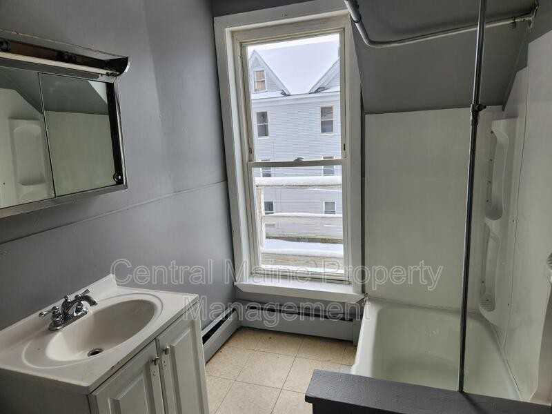 85 Pine St #5 - Photo 3 of 7