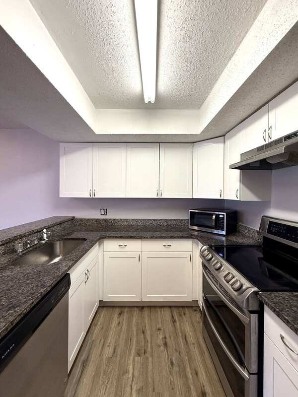 3202 Bloomingdale Villas Ct - Photo 5 of 50