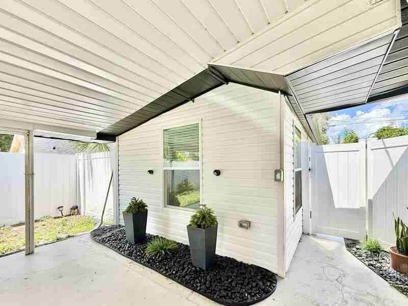 1704 E Elm Rd - Photo 3 of 39