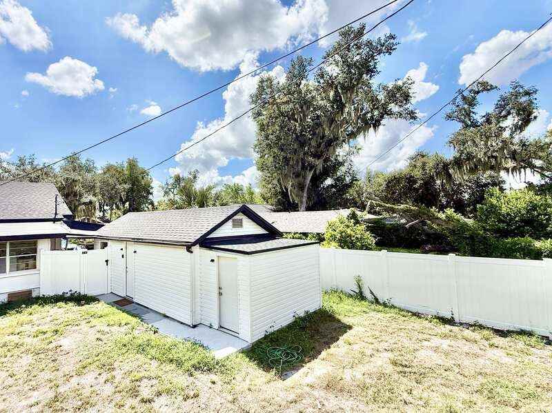 1704 E Elm Rd - Photo 4 of 39