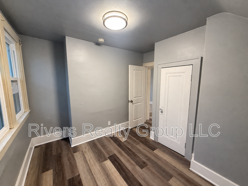 4280 7th St - Photo 7 of 8