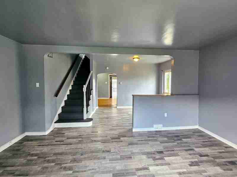 307 Hamilton St - Photo 3 of 17