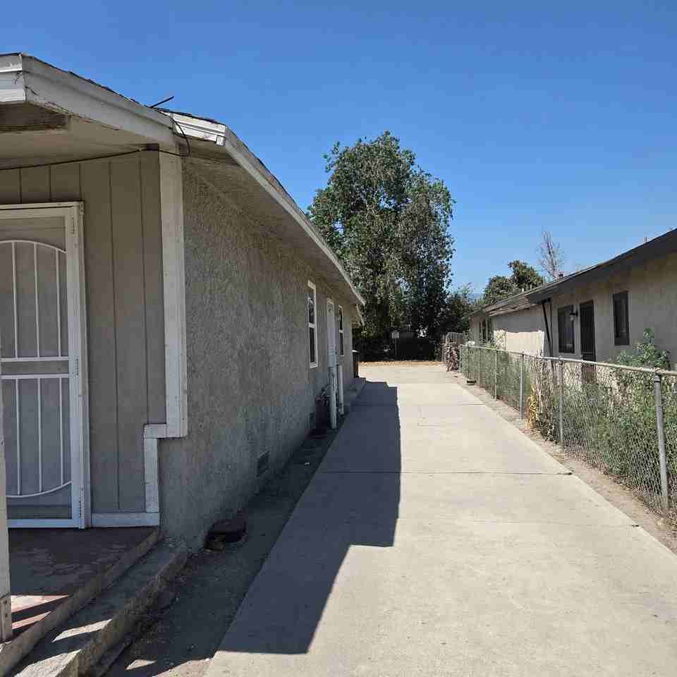 1160 Vine St - Photo 2 of 21