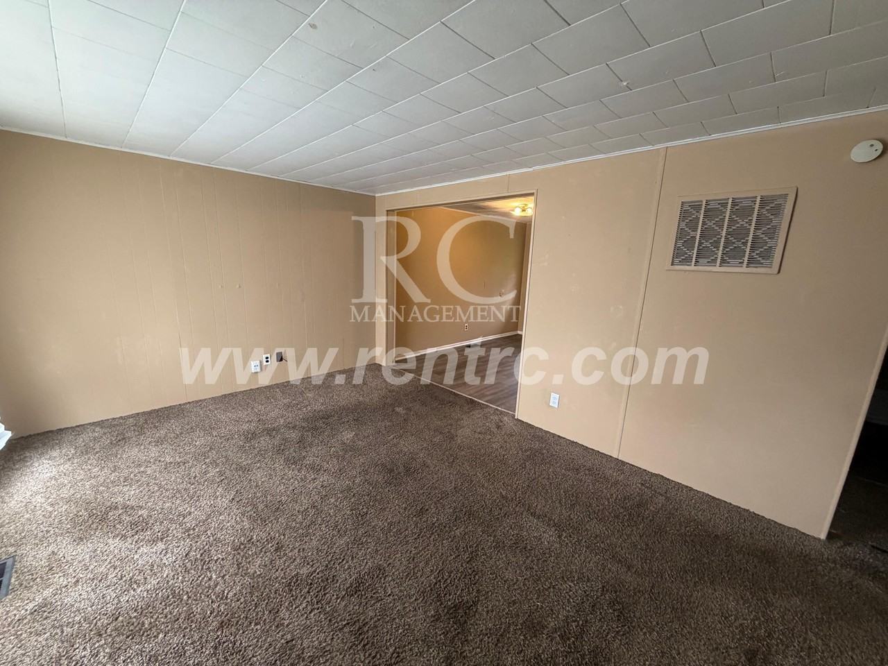 1129 N Jackson St Apt B - Photo 6 of 11